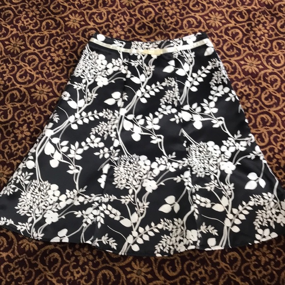 Notations bow skirt with black floral print, sp - Picture 1 of 3